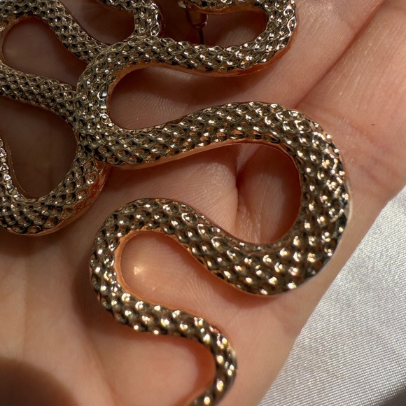 Anthropologie new!  serpent Snake gold Earrings - Picture 6 of 9